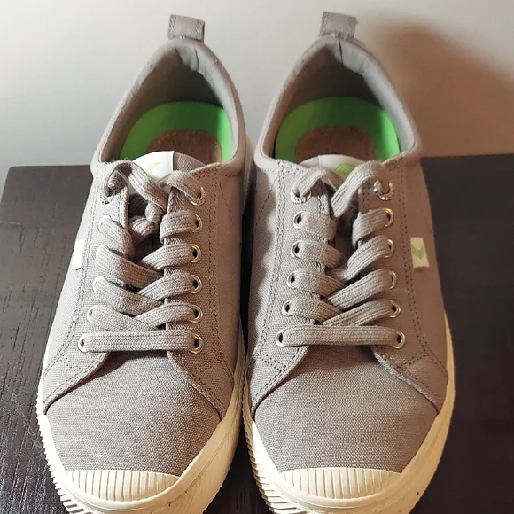 SALE 11.5 Women Cariuma OCA Low Canvas Sneakers Gray Sustainability Eco-Friendly - Picture 5 of 9